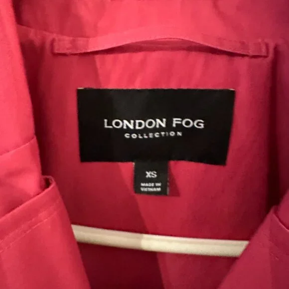 LONDON FOG Women's Single Breasted Trench Coat